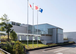 神奈川県立近代美術館 葉山館のPFI運営事例｜美術品展示・保存を支える美術館の建物管理