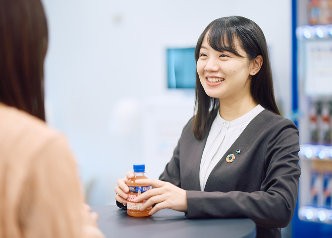 新制度を次々と生む「新しいことに寛容な文化」 